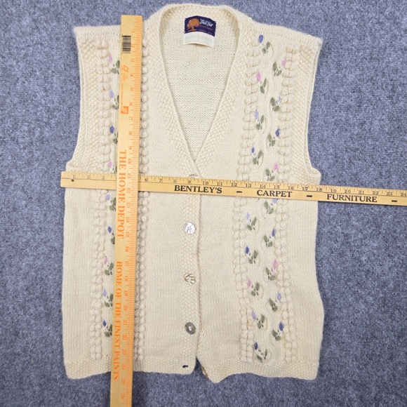 VTG- Hand Knitted !00% Alpaca Soft Wool Sweater Vest Womens Small - Picture 7 of 7